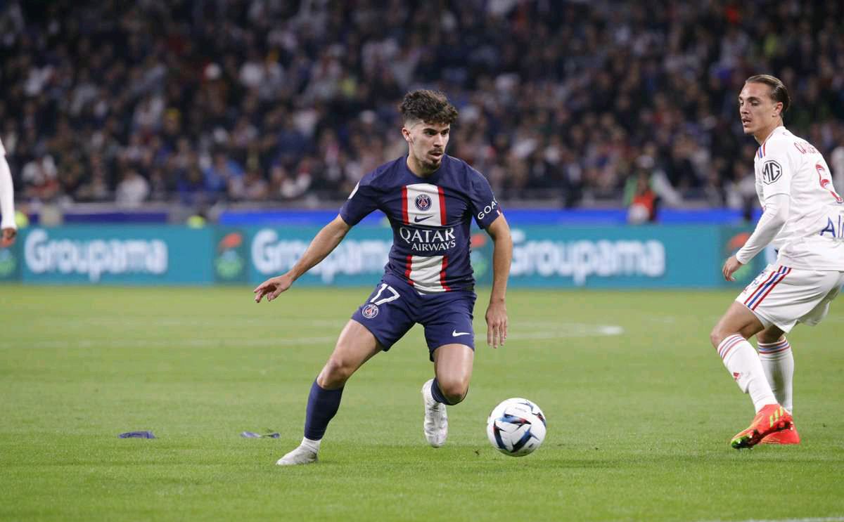 这些动作其 这些动作其